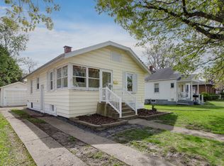 616 S Maple St, Bloomington, IL 61701