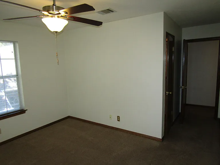 6106 John Chisum Ln — Photo 12