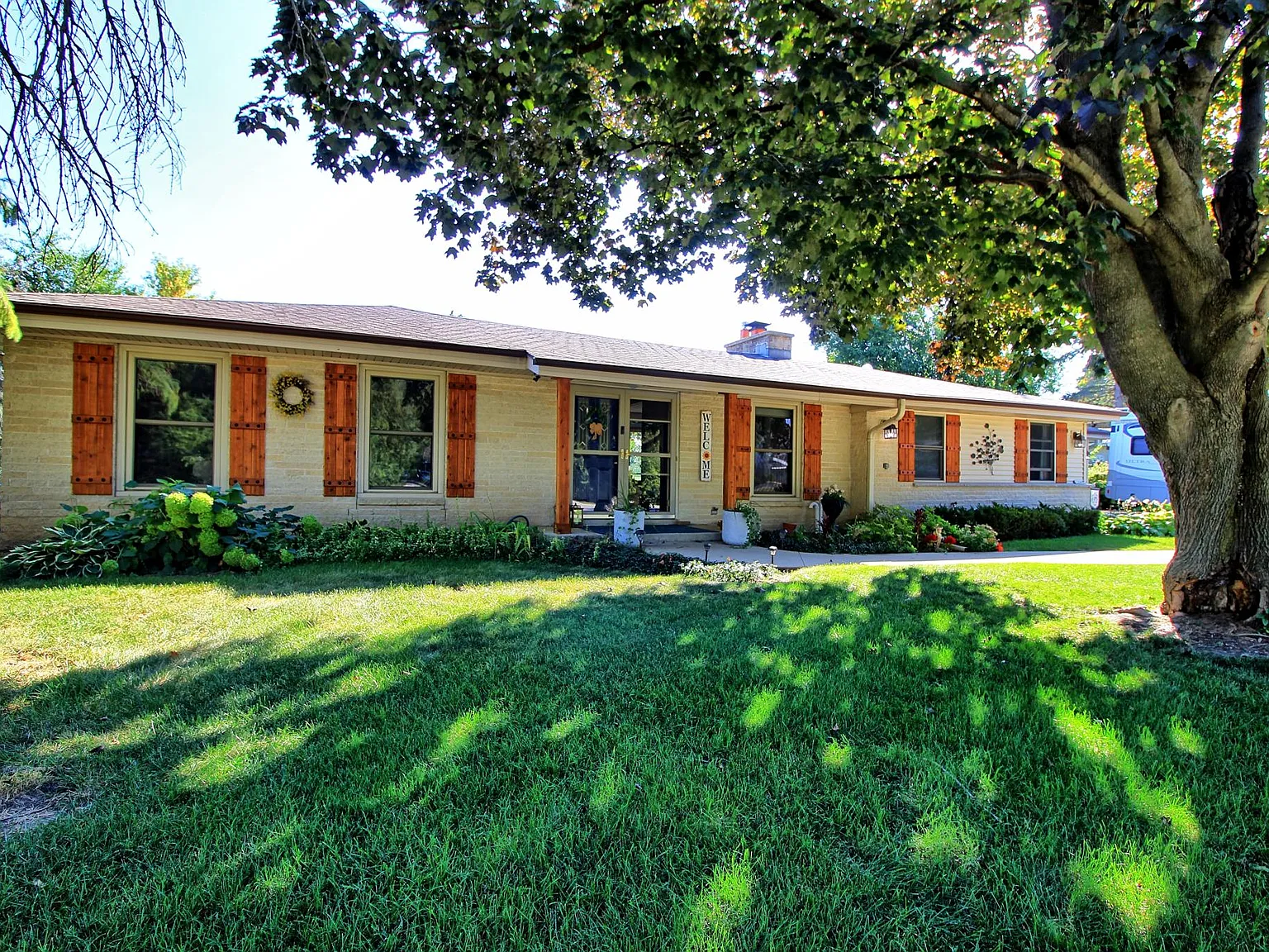 12049 W Grange Ave — Photo 2