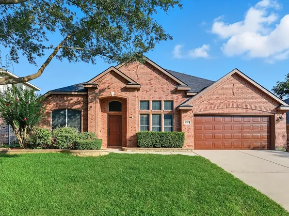 1304 Maple Terrace Dr, Mansfield, TX 76063