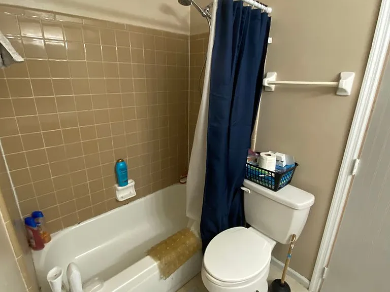 1104 Green Tree Ct #A — Photo 11