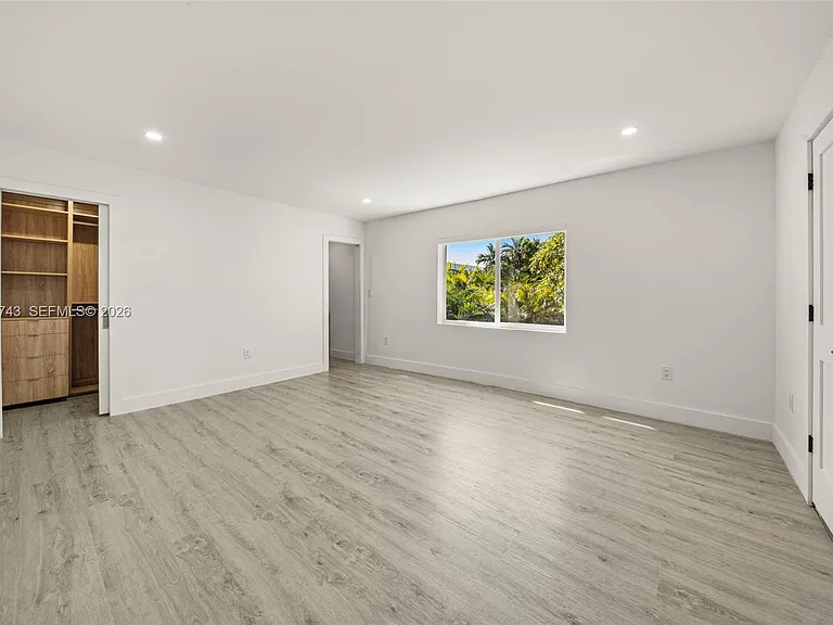 Royal Palm Ave — Photo 18