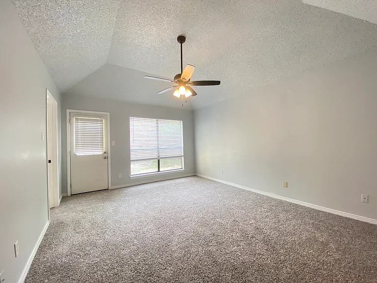 4131 Crossgate Ct — Photo 14