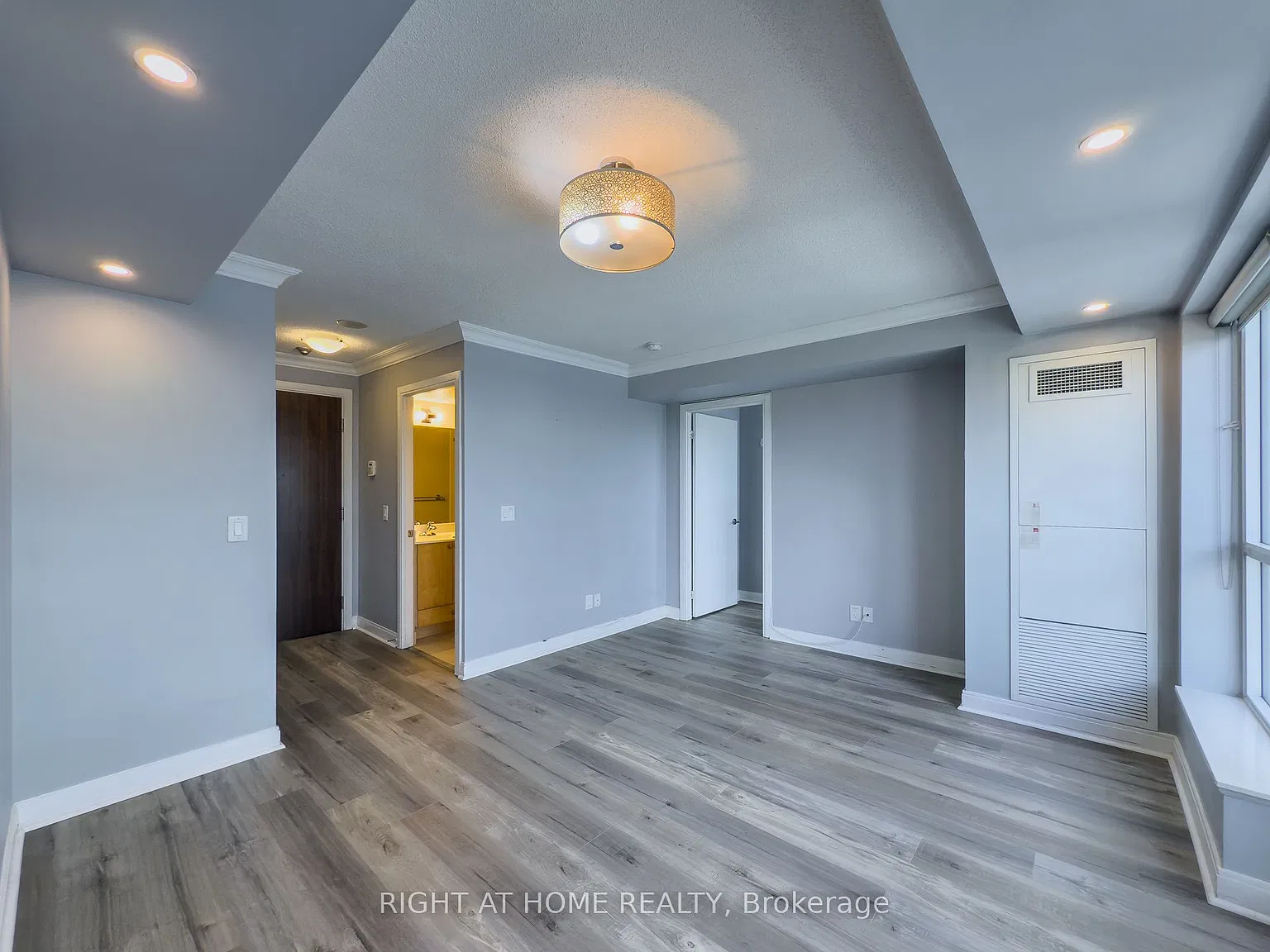1 bed, $2,000 — Photo 4