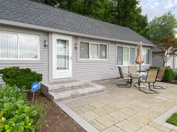 9375 S Amanda Dr, Claypool, IN 46510