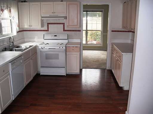 3rd image of 6727 Magnolia Park Dr