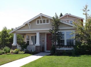 19611 Lost Lake Dr, Bend, OR 97702