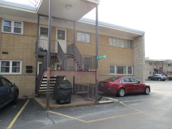 4 Garden Dr APT 4, La Grange Park, IL 60526