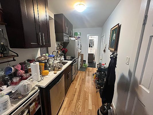 3rd image of 54 Barrow St APT 2A