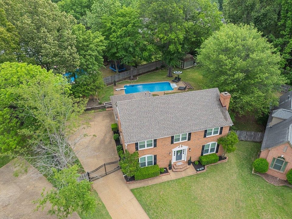 1st image of 150 Leaf Trail Ct