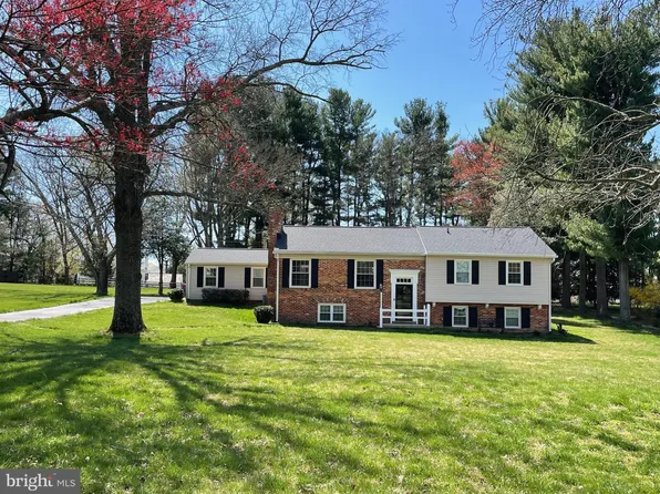 12916 Scarlet Oak Dr, Darnestown, MD 20878