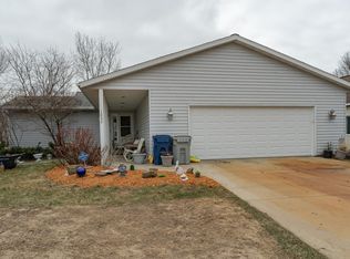 1022 34th St NW, Rochester, MN 55901