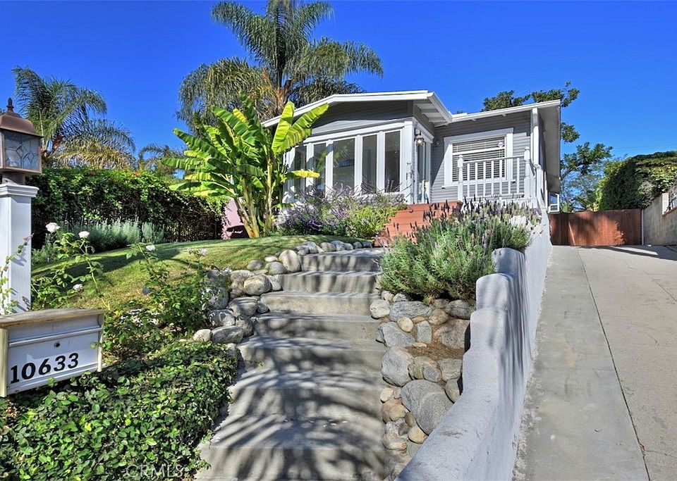1st image of 10633 Chiquita St