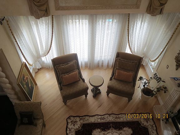 4th image of 488 Philip Ave