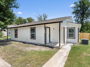 520 Lenora Dr #B, Taylor, TX 76574