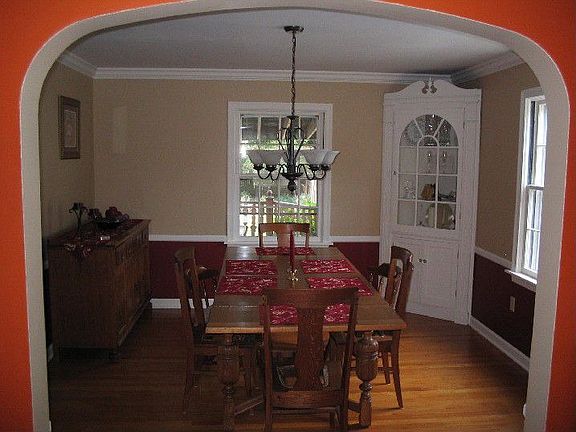 Dining Room (12' x 13')