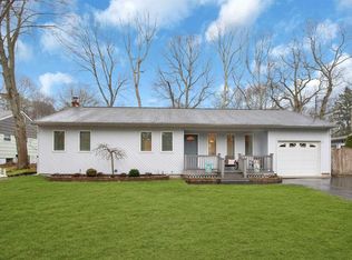 3 Cedar Grove Ave, Lake Grove, NY 11755