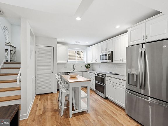 4th image of 8901 Battery Pl #34