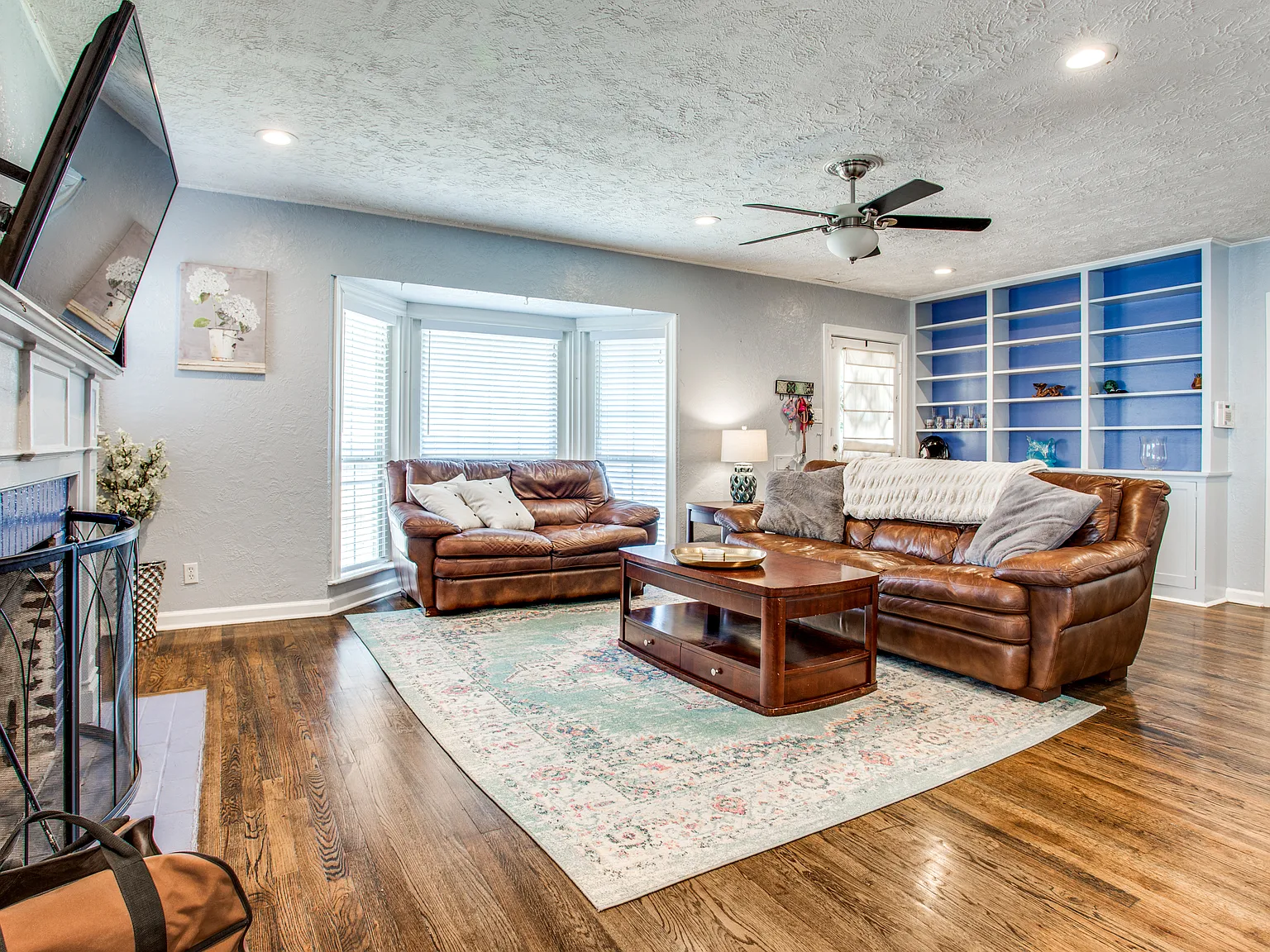 4 bed, 2250 sqft, $2,650 — Photo 2