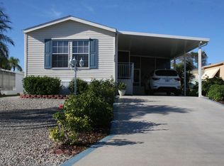 7123 SE Bluebird Cir, Hobe Sound, FL 33455