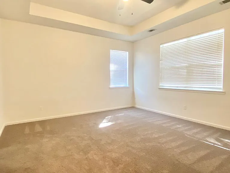 129 Tappan Zee Dr — Photo 13