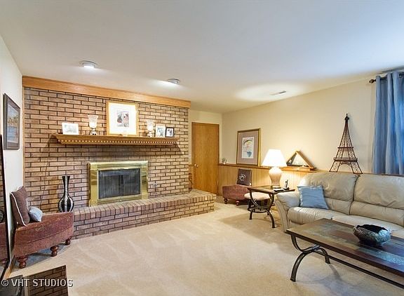 5th image of 104 Waubansee Dr