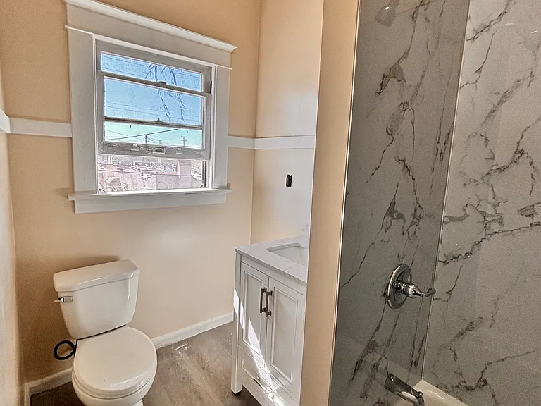 3429 N Mission Rd — Photo 9