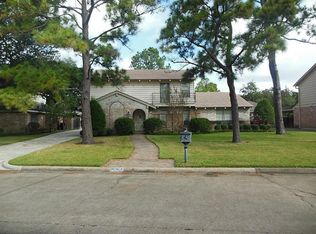 10918 Burgoyne Rd, Houston, TX 77042