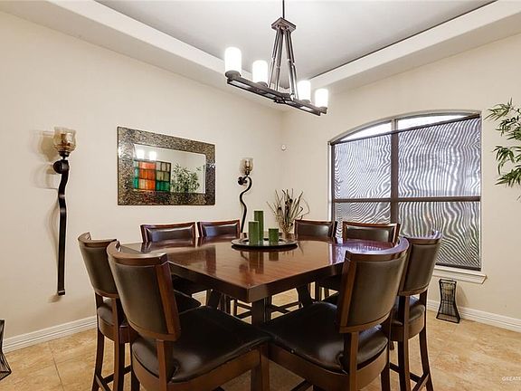4th image of 3309 Grand Canal Dr