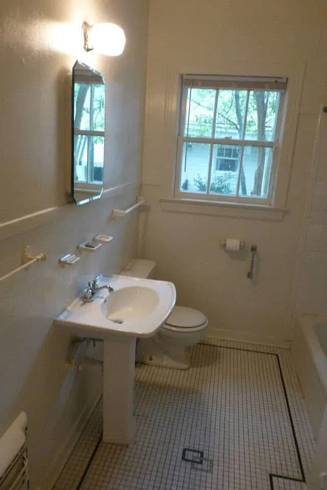 2 bed, 1200 sqft, $1,300 — Photo 4