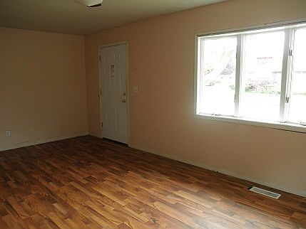 2nd image of 1467 Creve Coeur St