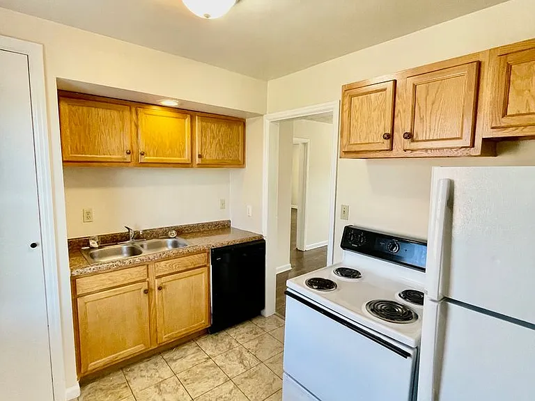 Nola Court Apartments — Photo 86
