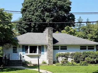 27 Grove Ave, Metuchen, NJ 08840