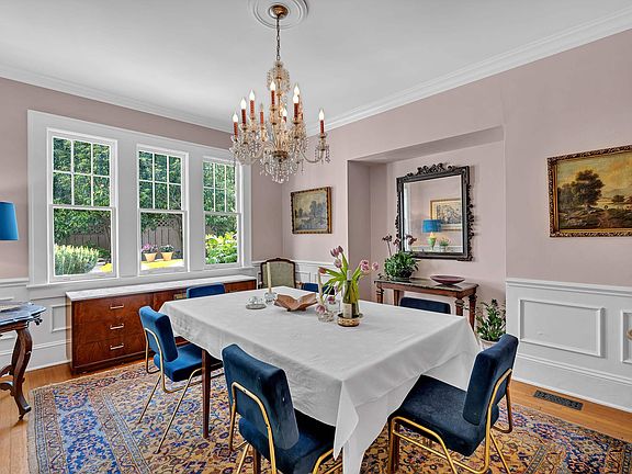 4th image of 530 Sherwood Cir