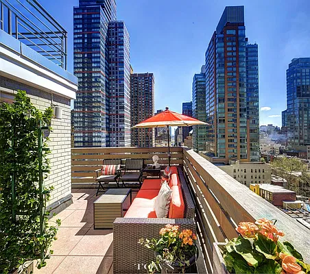 Sold by Town Residential | media 11