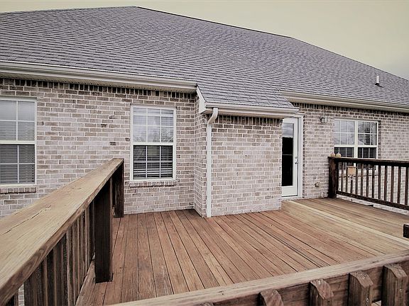 5th image of 303 Bonifay Dr