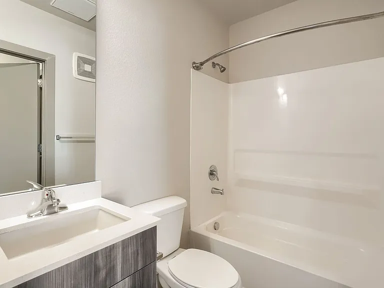 4923 King St — Photo 141