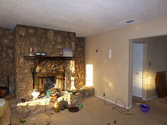 2nd image of 6978 Hardisty St