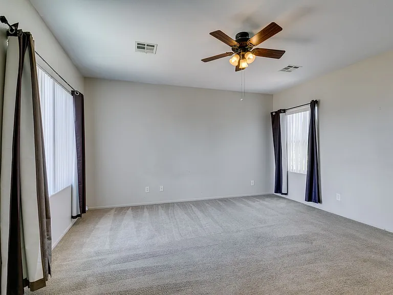 2925 Dowitcher Ave — Photo 29