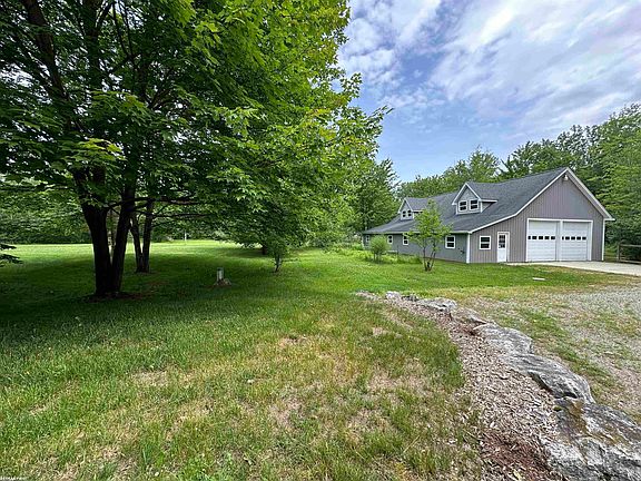 2nd image of 6776 Ravenswood Rd