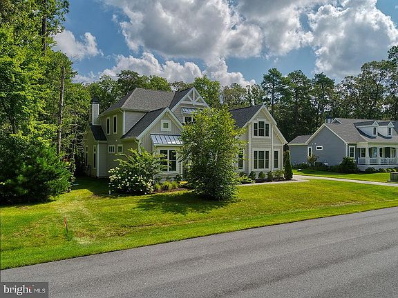 2nd image of 19056 Winterberry St