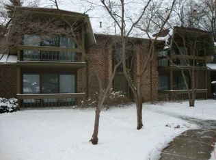 4047 Newcastle Dr, Sylvania, OH 43560