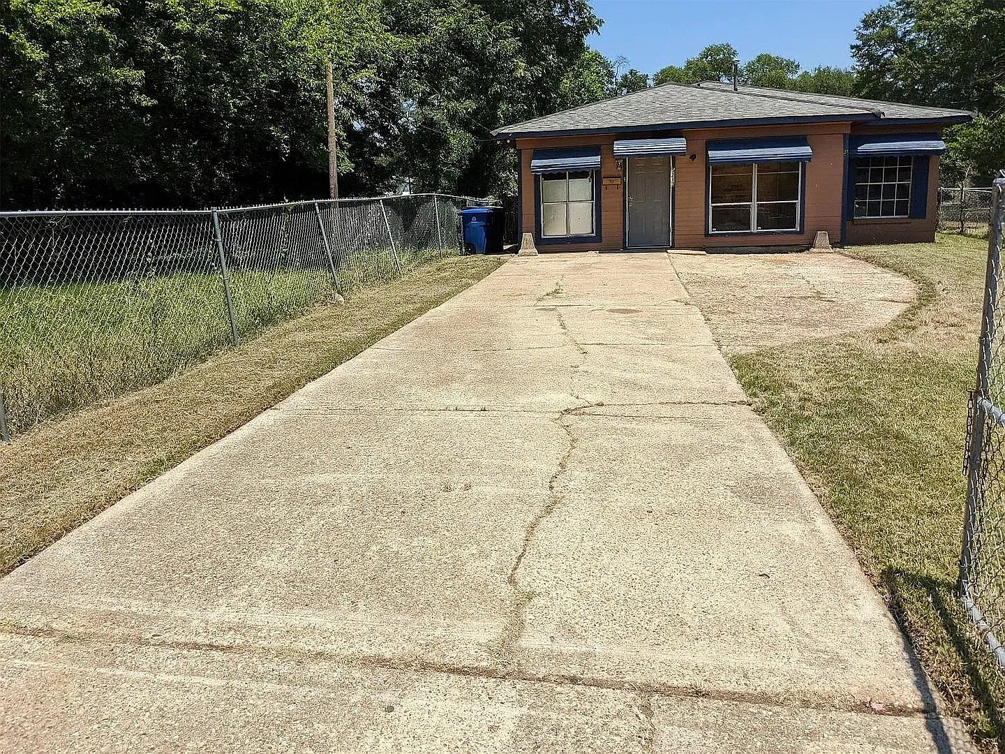 5213 Ellison St — Photo 1