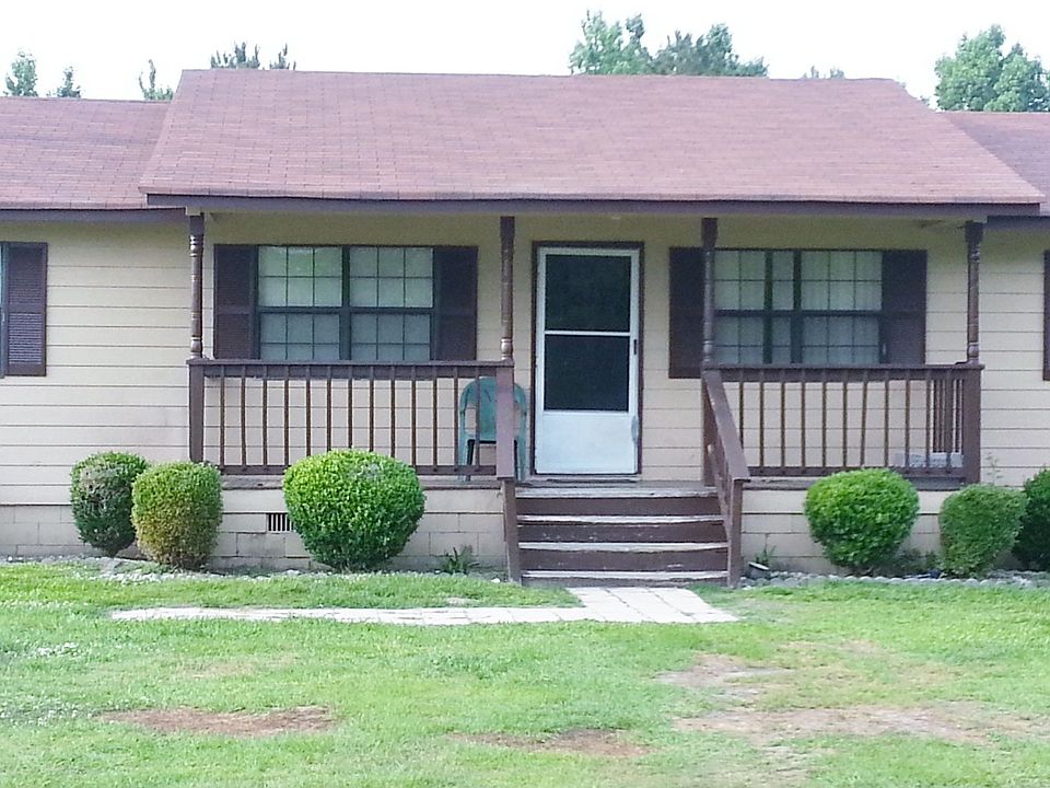 1st image of 104 Pine Hill Ln