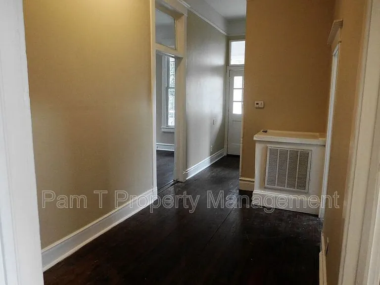 512 E Waldburg Ln — Photo 9