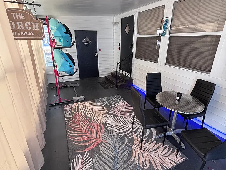 W Shell Point Rd — Photo 2