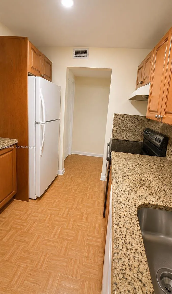 Horizons West Condo #4 — Photo 1