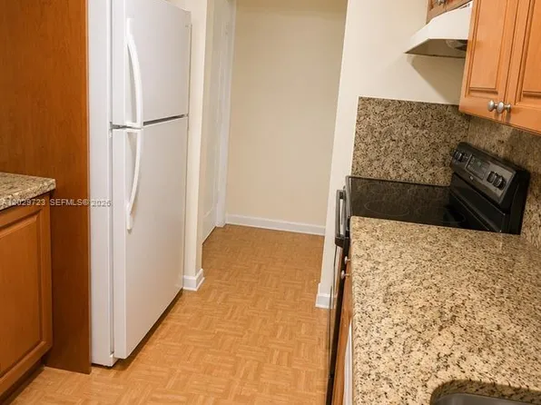 8520 SW 133rd Avenue Rd APT 210, Miami, FL 33183