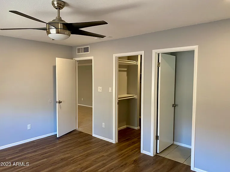 5714 W Carol Ann Way — Photo 10