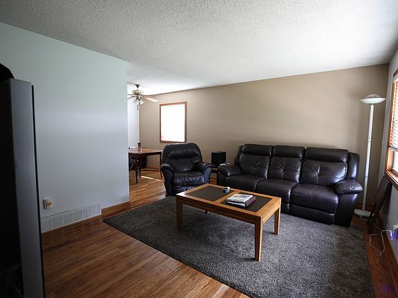 3rd image of 1311 Barford Dr